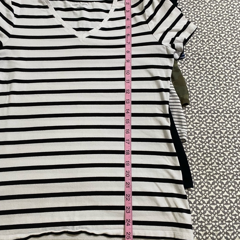 5 pack bundle basic tees - Picture 15 of 16